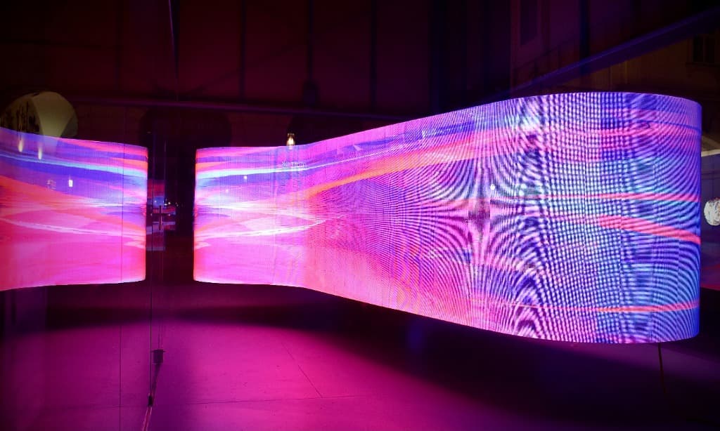 VIVA Flex Ribbon Architectural Curved Wave LED Screen